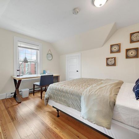 5Br 2Bh Bright & Spacious Apt In Brighton Boston Exterior foto