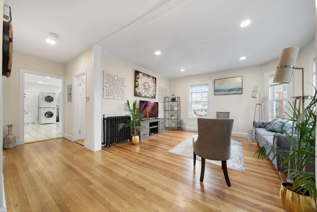5Br 2Bh Bright & Spacious Apt In Brighton Boston Zimmer foto